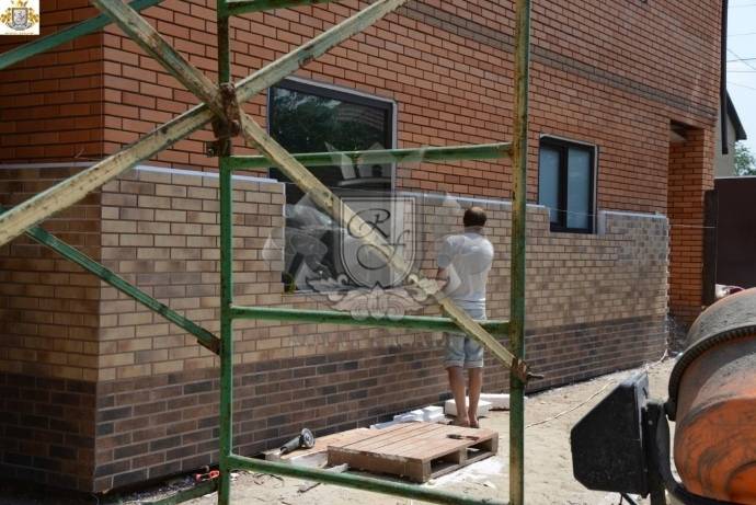 Чому вигідно обробляти цоколь клінкерними термопанелями 4